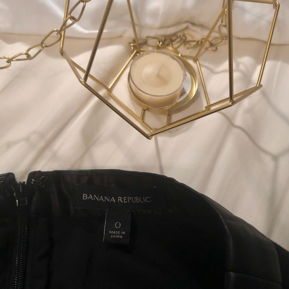 Banana Republic Black Leather Trim Mini Skirt - Picture 3 of 9